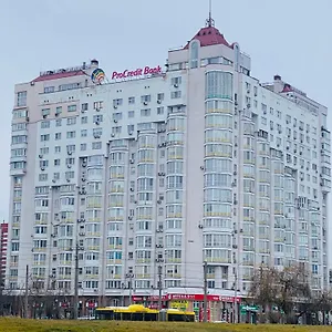 Real Apartments- Geroiv Dnipra Metro Station , Киев Украина